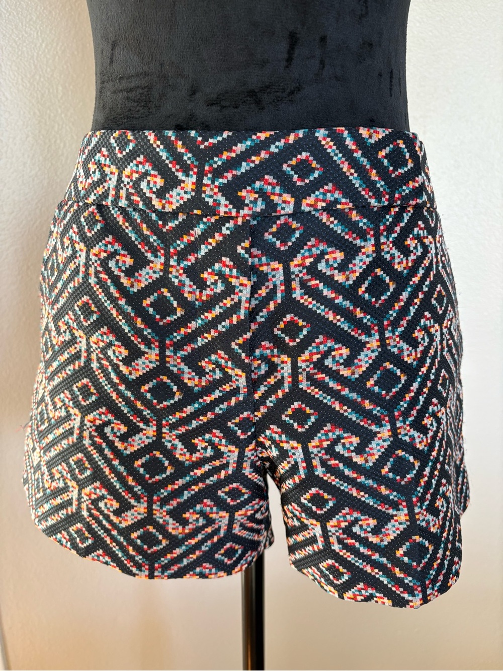 Trina Turk Geometric Navy Multi Women’s Shorts